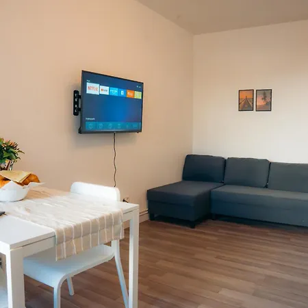 Modern - Balcony - Wlan - Smart-tv - Kitchen - For Workers Appartamento *