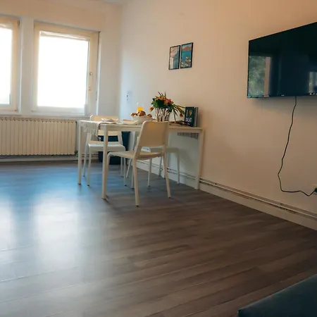 Appartamento Modern - Balcony - Wlan - Smart-tv - Kitchen - For Workers *